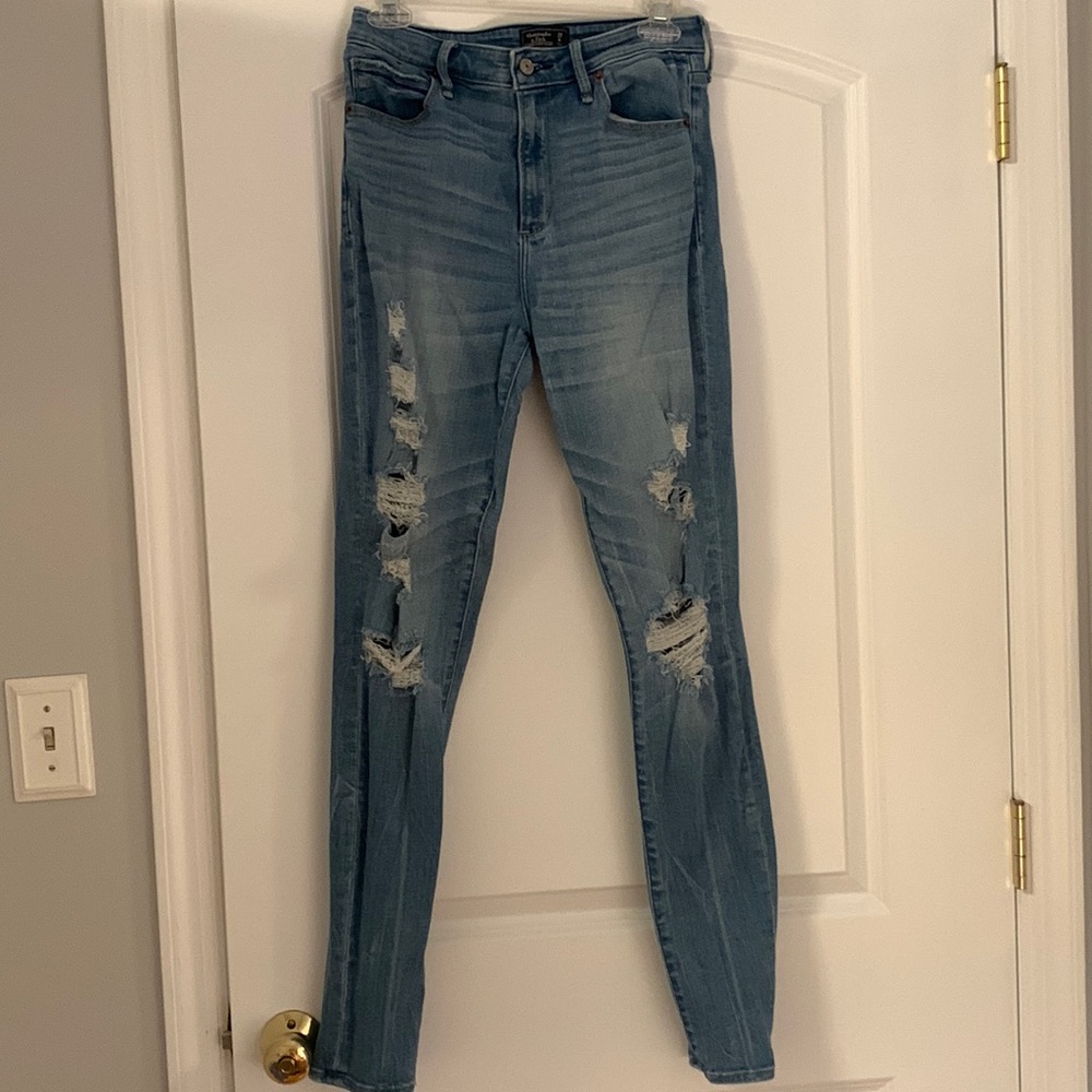 Abercrombie Skinny Jeans w/Rips